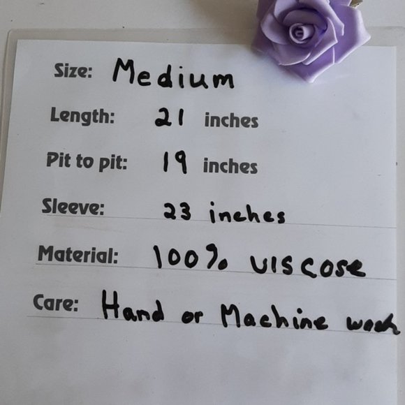 Levi's blouse. size Medium. Wrap style Tie front Yellow and white design - Picture 10 of 13